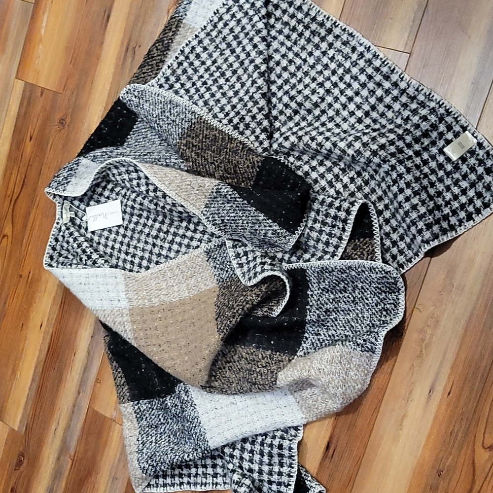 🆕 Simply Noelle blanket shaw wrap